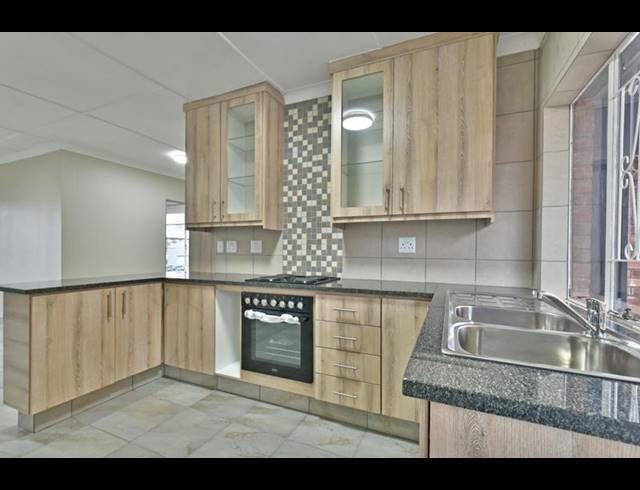 3 BEDROOM APARTMENT FOR SALE IN NEW REDRUTH